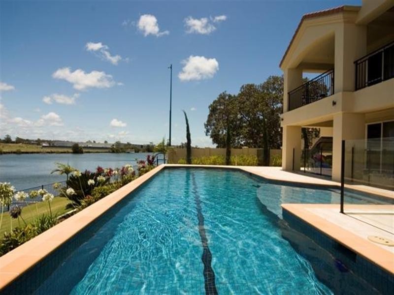 3125 Riverleigh Drive, Hope Island QLD 4212