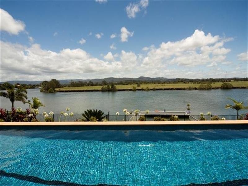3125 Riverleigh Drive, Hope Island QLD 4212
