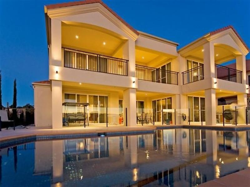 3125 Riverleigh Drive, Hope Island QLD 4212