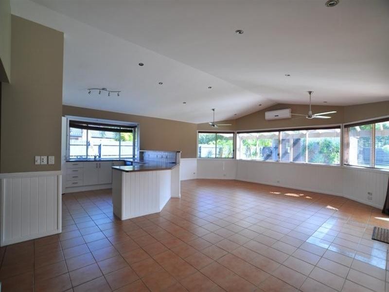 16 Westpark Court, Helensvale QLD 4212