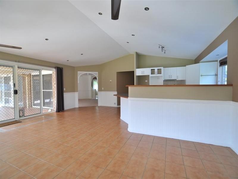 16 Westpark Court, Helensvale QLD 4212