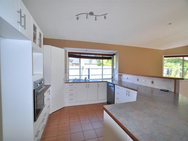 16 Westpark Court, Helensvale QLD 4212