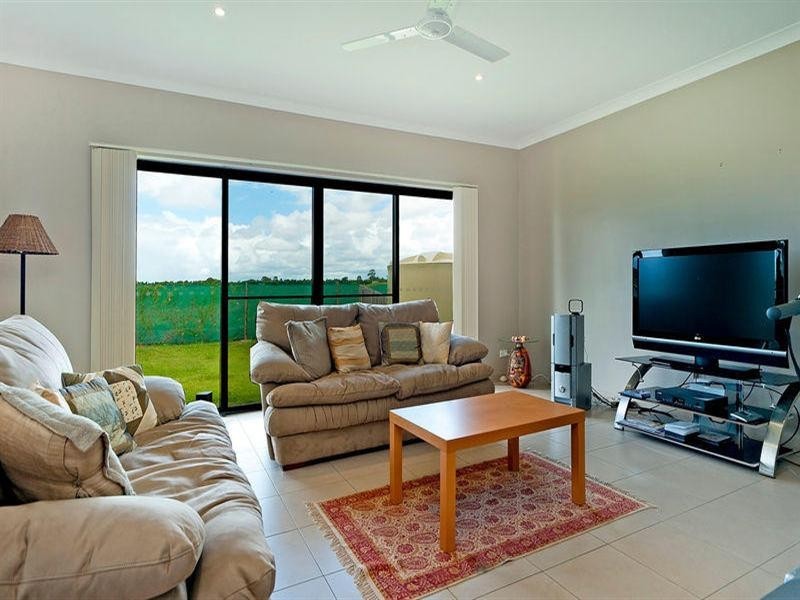 86 19 Santa Barbara Road, Hope Island QLD 4212