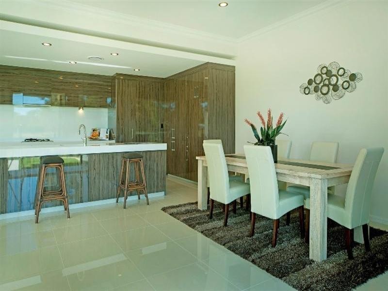 9104 Peter Senior Drive, Hope Island QLD 4212