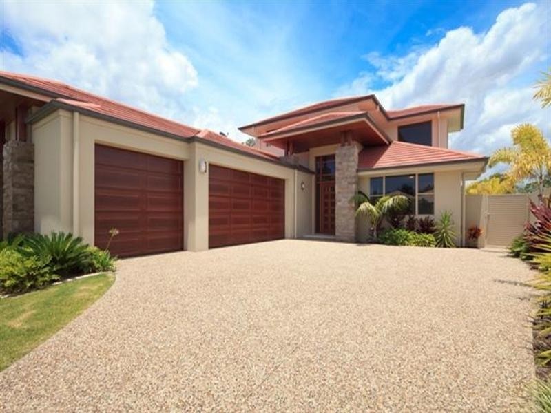 9104 Peter Senior Drive, Hope Island QLD 4212