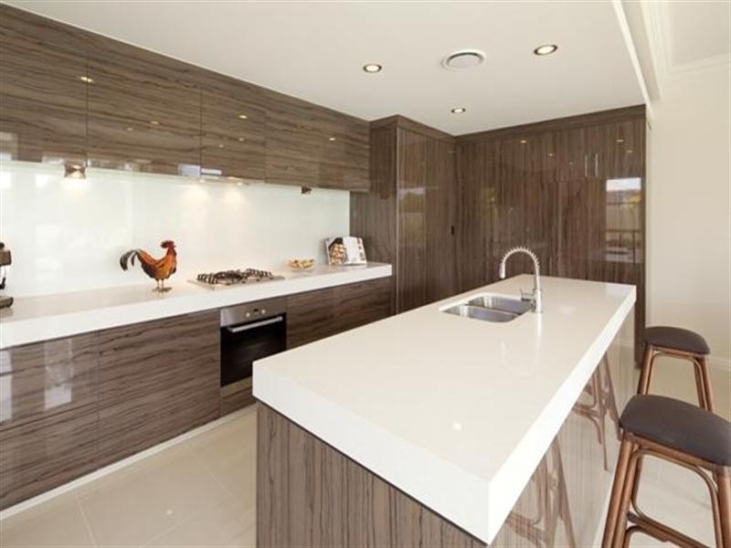 9104 Peter Senior Drive, Hope Island QLD 4212