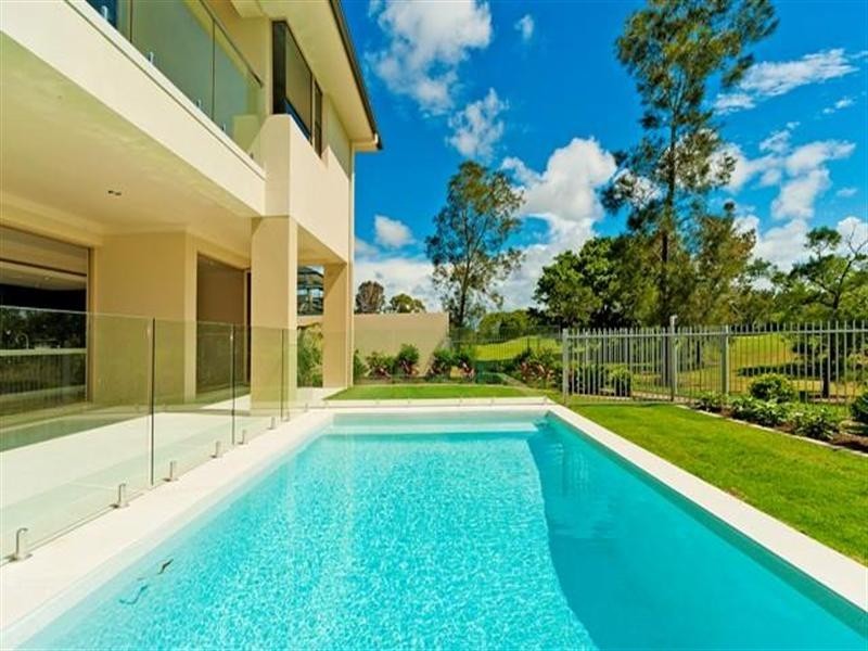 9104 Peter Senior Drive, Hope Island QLD 4212