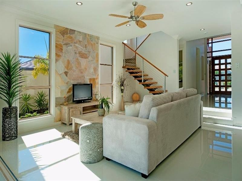 9104 Peter Senior Drive, Hope Island QLD 4212