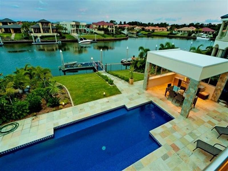 2327 Cressbrook Drive, Hope Island QLD 4212