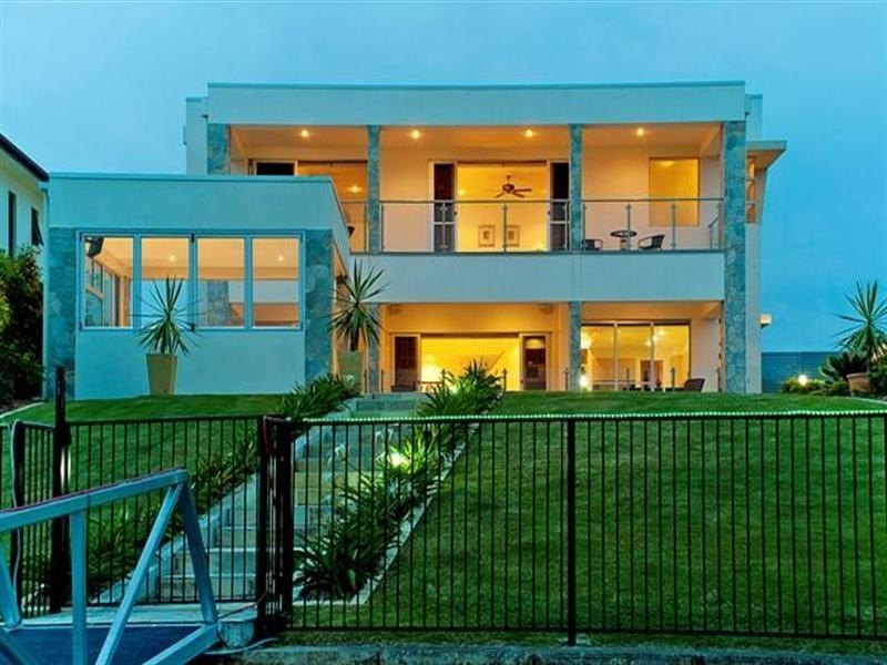 2327 Cressbrook Drive, Hope Island QLD 4212