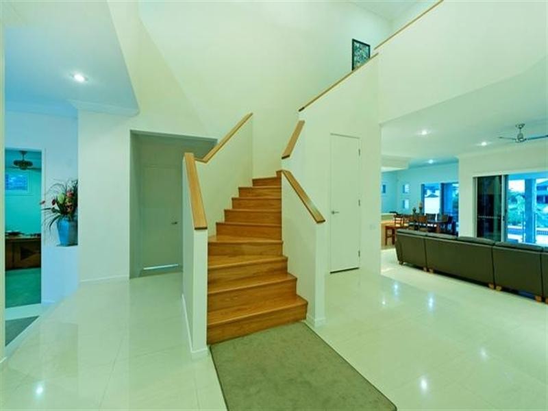 2327 Cressbrook Drive, Hope Island QLD 4212