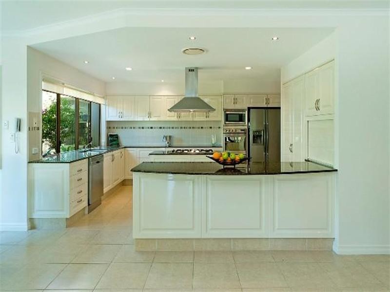 1678 Riverdale Drive, Hope Island QLD 4212