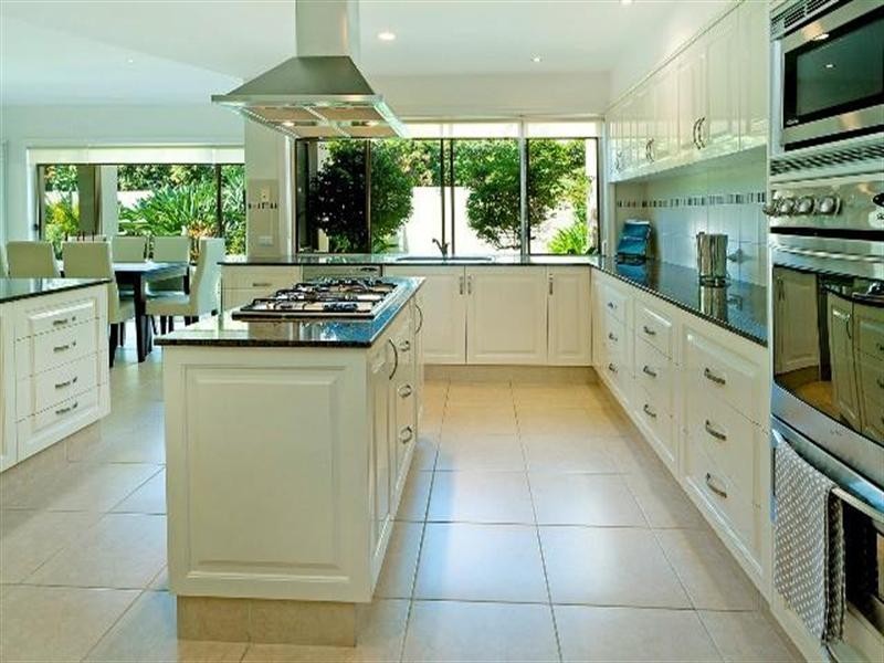 1678 Riverdale Drive, Hope Island QLD 4212