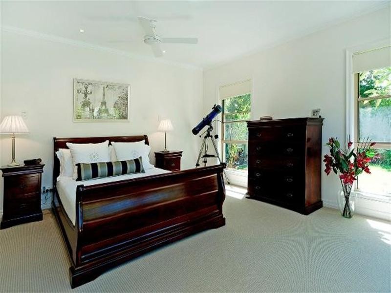 1678 Riverdale Drive, Hope Island QLD 4212