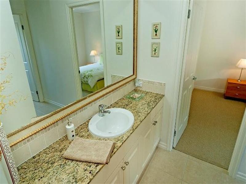 1678 Riverdale Drive, Hope Island QLD 4212