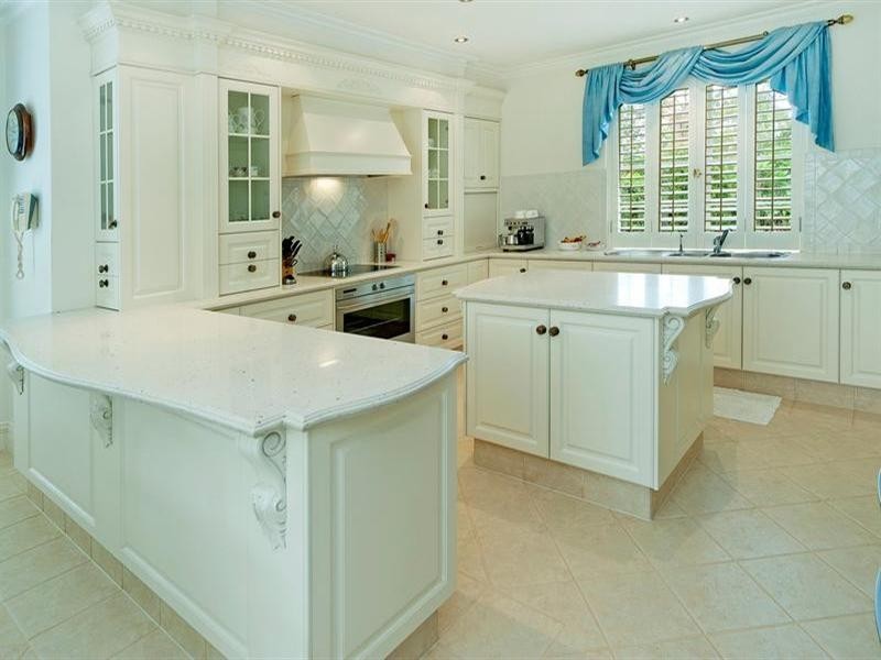 3187 Riverleigh Drive, Hope Island QLD 4212