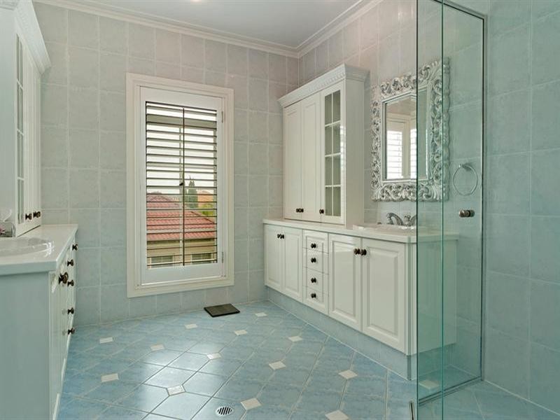 3187 Riverleigh Drive, Hope Island QLD 4212