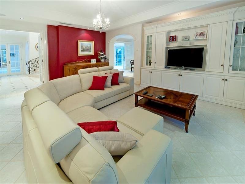 3187 Riverleigh Drive, Hope Island QLD 4212