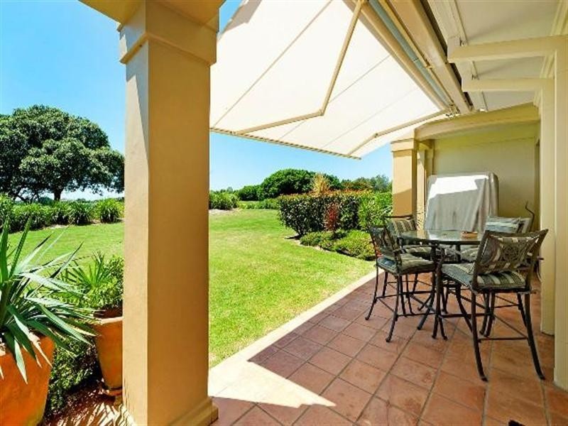 8331 Magnolia Drive East, Hope Island QLD 4212