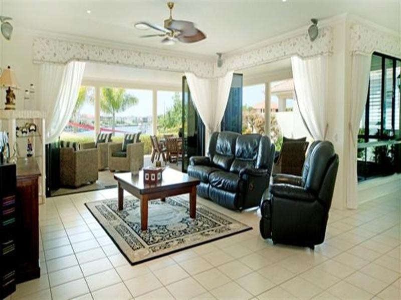 3109 Riverleigh Drive, Hope Island QLD 4212