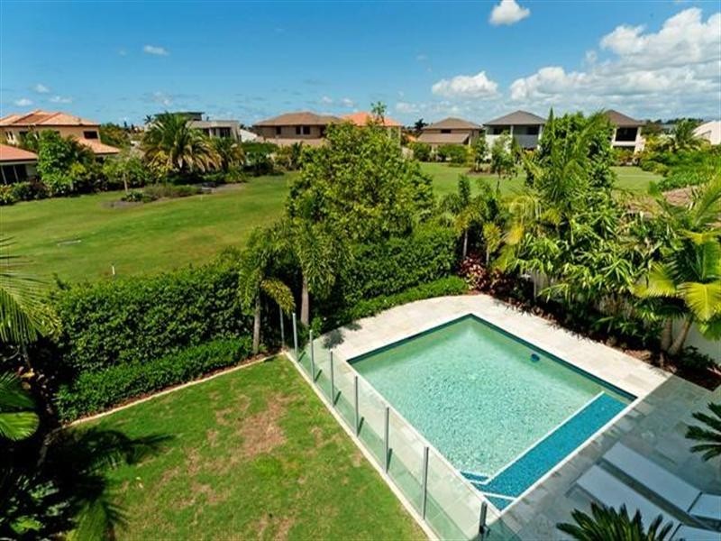 2565 Cressbrook Drive, Hope Island QLD 4212