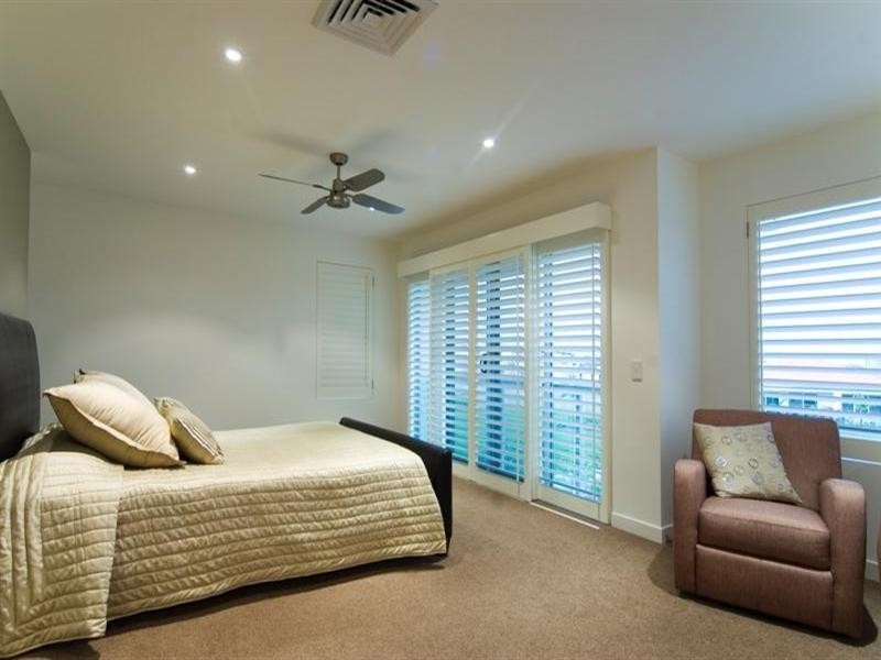 2565 Cressbrook Drive, Hope Island QLD 4212