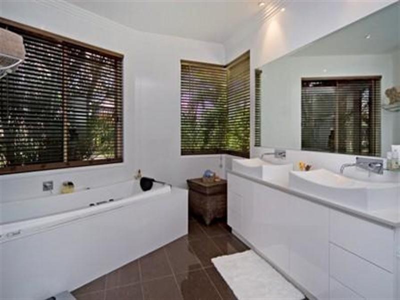 1033 Rosebank Way, Hope Island QLD 4212