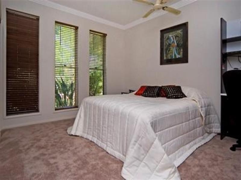 1033 Rosebank Way, Hope Island QLD 4212