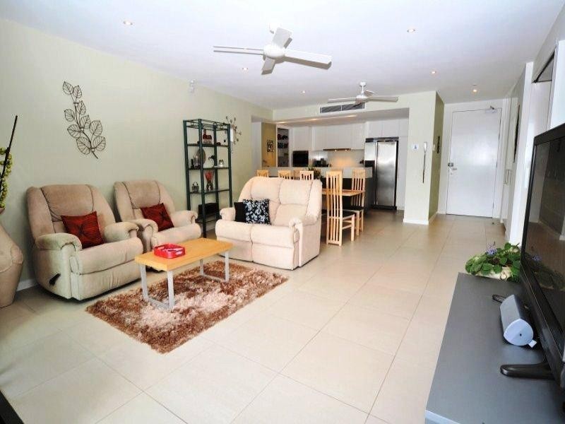 4202 323 Bayview Street, Hollywell QLD 4216