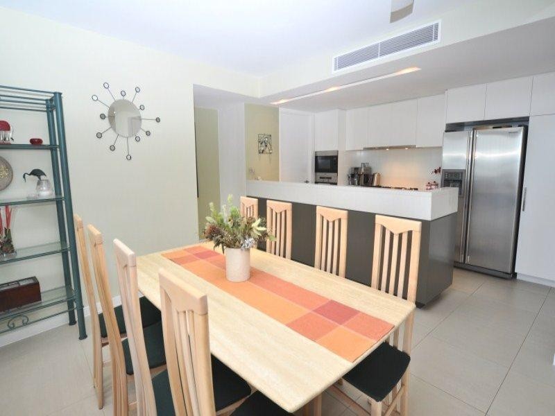 4202 323 Bayview Street, Hollywell QLD 4216