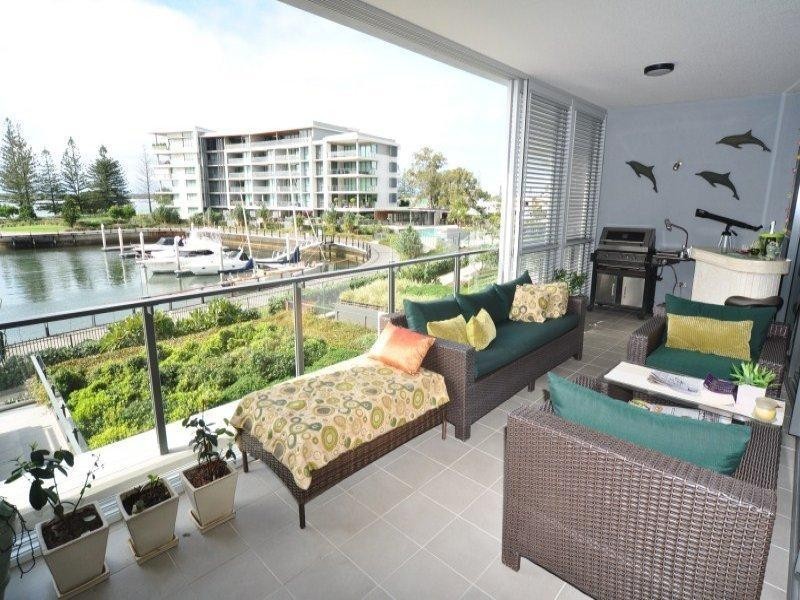 4202 323 Bayview Street, Hollywell QLD 4216