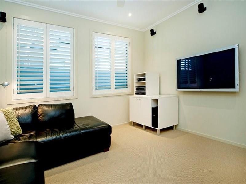 6162 Lugano Drive, Hope Island QLD 4212