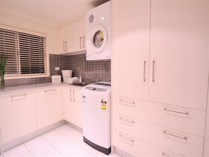 3 Buddeh Street, Hope Island QLD 4212