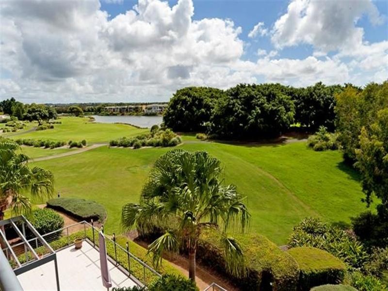 8435 Magnolia Drive East, Hope Island QLD 4212