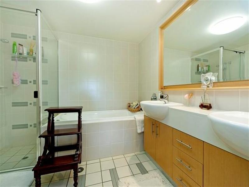 8435 Magnolia Drive East, Hope Island QLD 4212