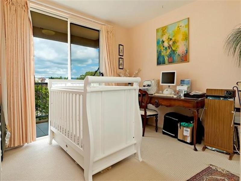 8435 Magnolia Drive East, Hope Island QLD 4212