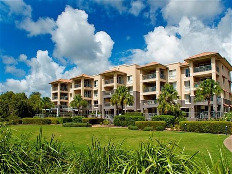 8435 Magnolia Drive East, Hope Island QLD 4212