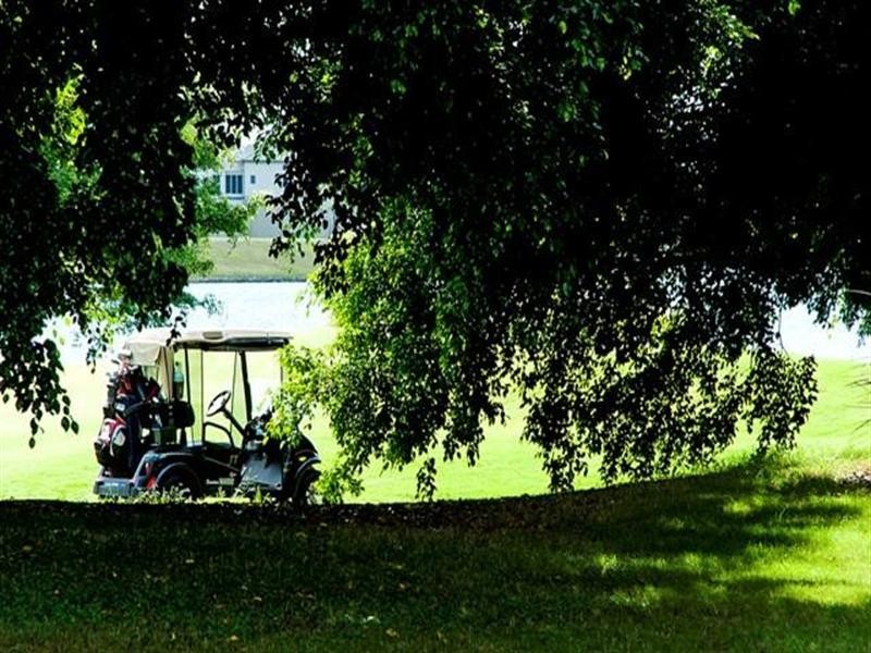 8435 Magnolia Drive East, Hope Island QLD 4212