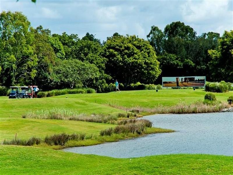 8435 Magnolia Drive East, Hope Island QLD 4212