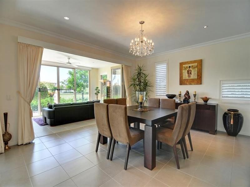 2525 Gracemere Circuit North, Hope Island QLD 4212