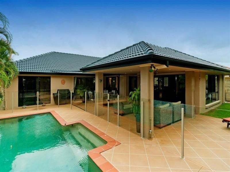 3 The Parade, Helensvale QLD 4212