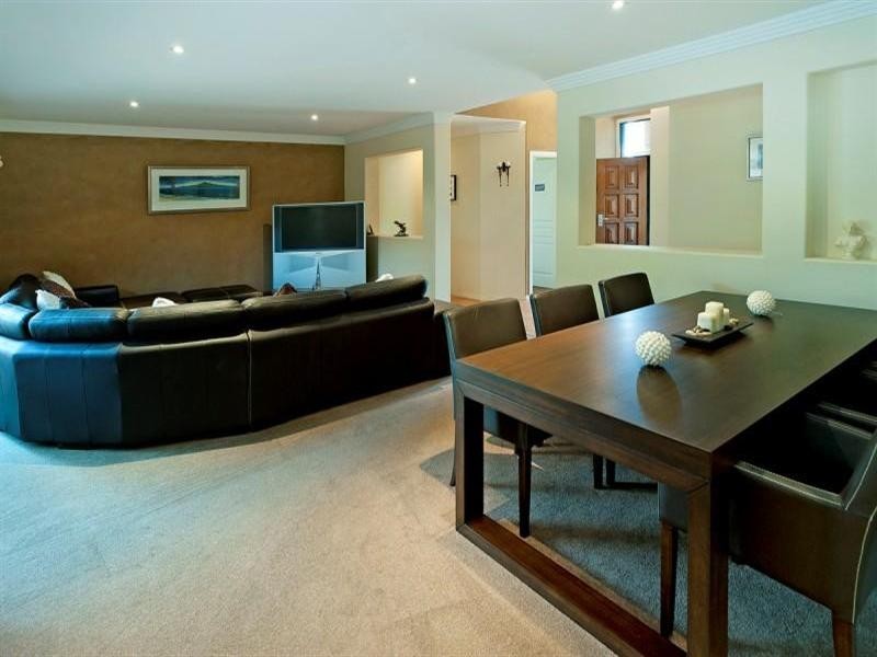 3 The Parade, Helensvale QLD 4212