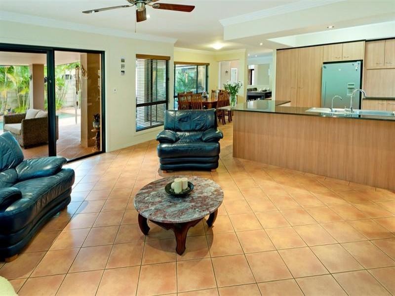 3 The Parade, Helensvale QLD 4212