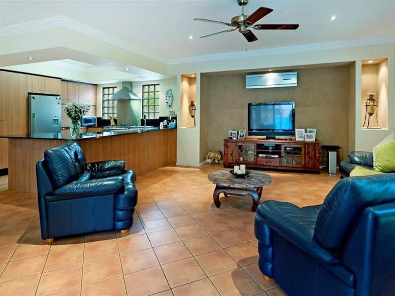 3 The Parade, Helensvale QLD 4212