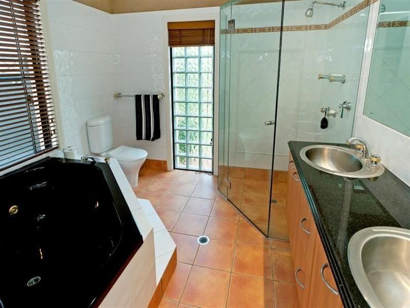 3 The Parade, Helensvale QLD 4212