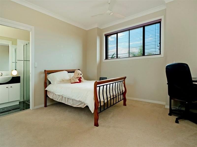 14 Windchimes Way, Hope Island QLD 4212