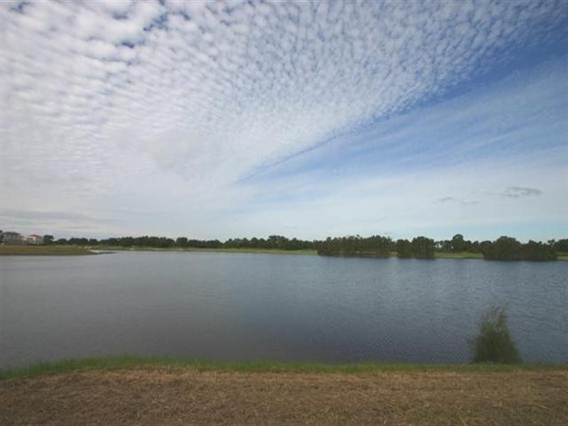 6075 Lugano Drive, Hope Island QLD 4212