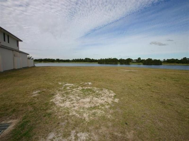 6075 Lugano Drive, Hope Island QLD 4212