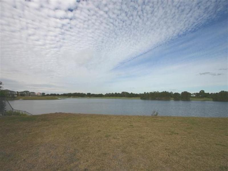 6075 Lugano Drive, Hope Island QLD 4212