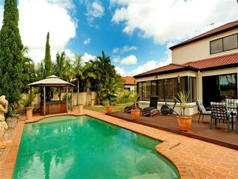 4 Parkwater Terrace, Helensvale QLD 4212